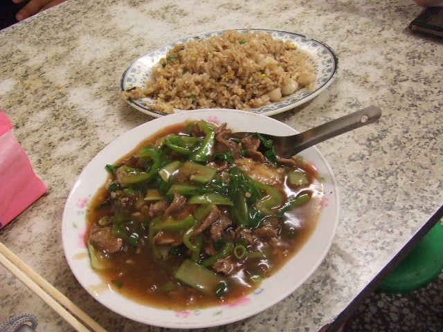八条牛肉麺の炒飯