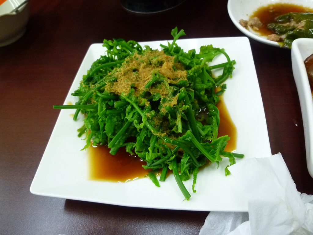 高雄の餐館「美東二」の野菜料理