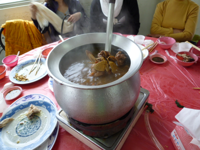 地鶏鍋:漢方入り